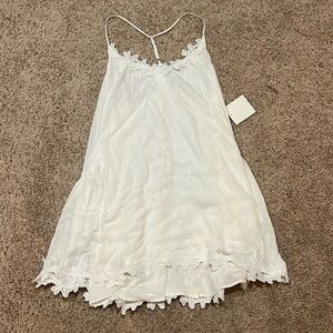NEW White Flowy Mini Dress (Size XS)